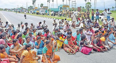 நாங்குநேரி அருகே இரட்டைக் கொலை﻿: நெல்லையில் அதிகரிக்கும் சாதி வன்முறை