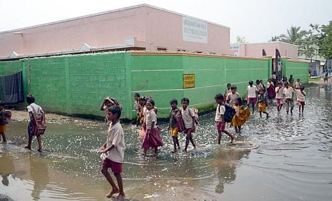 அனைத்து பள்ளிகளிலும் தண்ணீர் வசதியுடன் கழிப்பறை﻿: உயர் நீதிமன்ற மதுரை கிளை உத்தரவு﻿﻿