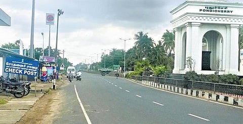 வெளி மாநில வாகனங்களுக்கு பர்மிட் வழங்க﻿ சோதனைச் சாவடிகளில் கூடுதல் கட்டணம் வசூல்﻿: ‘தி இந்து’ உங்கள் குரல் பகுதியில் ஓட்டுநர்கள் புகார்﻿