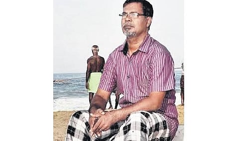ஆழ்கடல் மீன்பிடிப்பை ஊக்குவிப்பதே மீனவர்களின் துயரைப் போக்கும் தீர்வு: எழுத்தாளர் வறீதையா கான்ஸ்தந்தின்