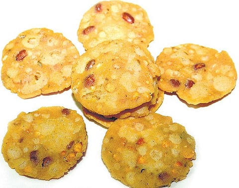 விதவிதமான வேர்க்கடலை சமையல்﻿ - வேர்க்கடலை தட்டை