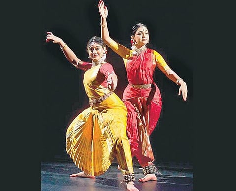 சமூக அக்கறையுடன் ஒரு நடனம்