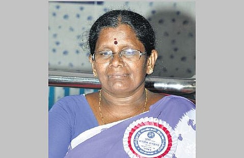 மது ஒழிப்புப் பிரச்சாரத்தில் கிராமக் குழந்தைகள்﻿: பெண்கள் இணைப்புக் குழுவின் சத்தமில்லாத சேவை
