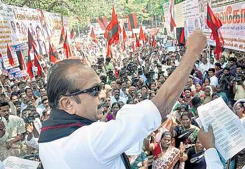 தமிழகத்தில் மதுவிலக்கை அமல்படுத்த ஜெயலலிதா துணிந்து முடிவெடுக்க வேண்டும்﻿: மதிமுக பொதுச்செயலர் வைகோ வேண்டுகோள்﻿