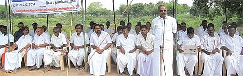 ஓஎன்ஜிசி நிறுவனம் வெளியேறக் கோரி தஞ்சை அருகே கிராம மக்கள் உண்ணாவிரதம்﻿: புதிய எண்ணெய் கிணறுகள் தோண்ட எதிர்ப்பு﻿