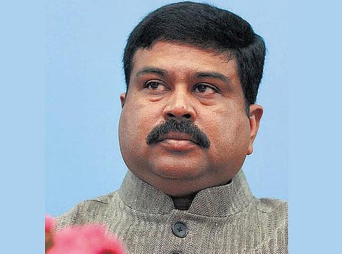 பணக்காரர்களுக்கு மானிய விலை சிலிண்டர் ரத்தாகுமா? - மாநிலங்களவையில் அமைச்சர் விளக்கம்