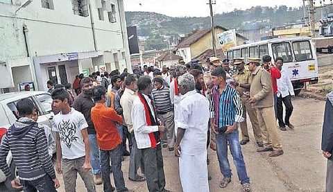உதகை அரசு மகப்பேறு மருத்துவமனையில் பிரசவ சிகிச்சையின்போது 3 பெண்கள் மரணம்: மேலும் 2 பேர் கவலைக்கிடம்