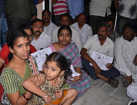 அரசு அதிகாரிகளின் அலட்சியத்தால் அவலம்: விஜயவாடாவில் ஓய்வூதியத்துக்காக அலைக்கழிக்கப்பட்ட மூதாட்டி மரணம்
