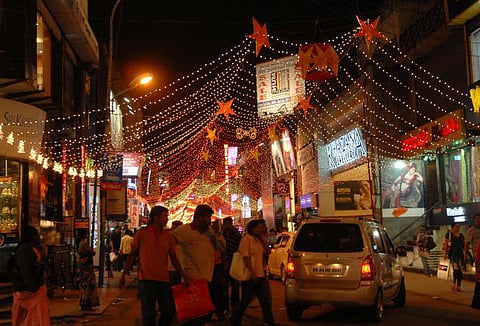 சென்னையில் புத்தாண்டு இரவில் 102 விபத்துகள், 4 பேர் பலி﻿: கோயிலில் ஏற்பட்ட மோதலில் கல்லூரி மாணவர் கொலை﻿
