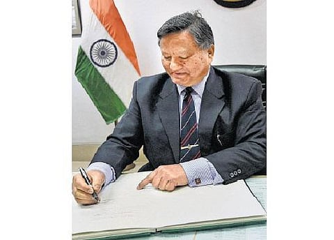 புதிய தலைமை தேர்தல் ஆணையராக பதவியேற்றார் ஹரி சங்கர் பிரம்மா﻿