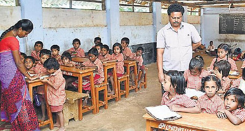 நாகரிகப் பாதைக்கு திரும்பும் நாடோடிகளின் வாரிசுகள்﻿: உண்டு உறைவிடப் பள்ளியில் கல்வி கற்கிறார்கள்﻿