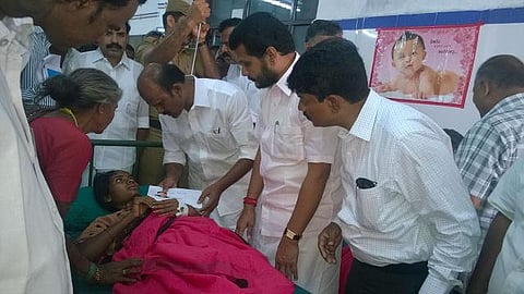 ஒகேனக்கல் பஸ் விபத்து: தருமபுரி மருத்துவமனை வந்த அமைச்சர் கருத்து கூற மறுப்பு