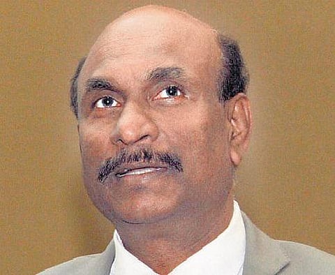 சுரேஷ் சேனாபதி - இவரைத் தெரியுமா?