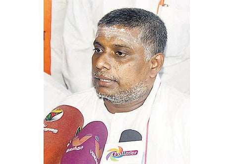 வெளிநாடுகளில் தஞ்சம் அடைந்துள்ள﻿ 2 லட்சம் தமிழ் அகதிகளை தாய்நாடு திரும்பச் செய்வோம்﻿: இலங்கை எம்.பி. சீனித்தம்பி யோகேஸ்வரன் தகவல்﻿