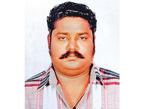 வழக்கறிஞர் சங்கத் தேர்தலில் வன்முறை﻿﻿ - எழும்பூரில் ஆயுதங்களுடன் மோதல்: இளம் வழக்கறிஞர் கொலை﻿