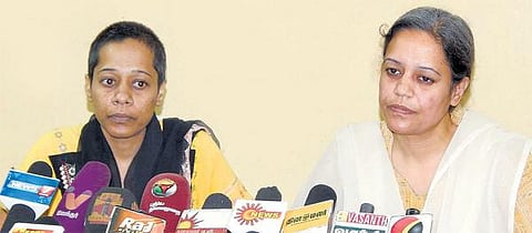 புதுச்சேரியில் 3 பெண்கள் தற்கொலை விவகாரம்: சட்டரீதியான நடவடிக்கை எடுப்பது குறித்து ஆலோசனை﻿ - உயிர் தப்பிய ஆசிரம சகோதரிகள் பேட்டி﻿