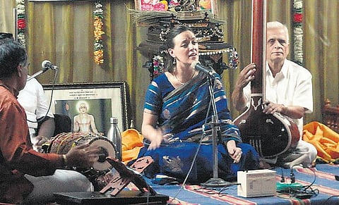 பிரெஞ்சு பெண்ணின் தமிழிசைக் காதல்