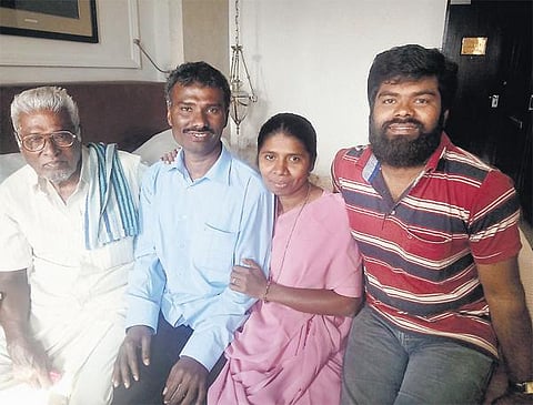 தீவிரவாதிகளால் விடுவிக்கப்பட்ட பாதிரியாருடன் புதுடெல்லியில் குடும்பத்தினர் சந்திப்பு﻿