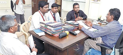 கிரானைட் குவாரி முறைகேடுகளை விசாரிப்பதில் போலீஸார் பாரபட்சம்﻿: புலனாய்வு அமைப்புகள் விசாரிக்க சகாயத்திடம் வலியுறுத்தல்