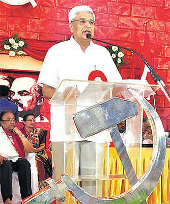புதுச்சேரியில் தொடங்கியது இந்திய கம்யூனிஸ்ட் மாநாடு﻿: மோடி அரசை எதிர்க்கும் சக்தியை அதிகரித்துக் கொள்ள வேண்டும்﻿ - இடதுசாரிகளுக்கு பிரகாஷ் காரத் அழைப்பு﻿
