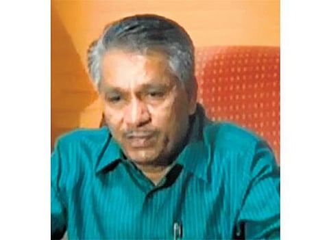 சிபிஐ விசாரணை தொடங்குவதற்கு முன்﻿﻿ கேமராவில் பதிவான காட்சிகளை சிஐடி போலீஸார் அழித்து விட்டனர்﻿: இறந்த ஐஏஎஸ் அதிகாரியின் மாமனார் குற்றச்சாட்டு﻿﻿
