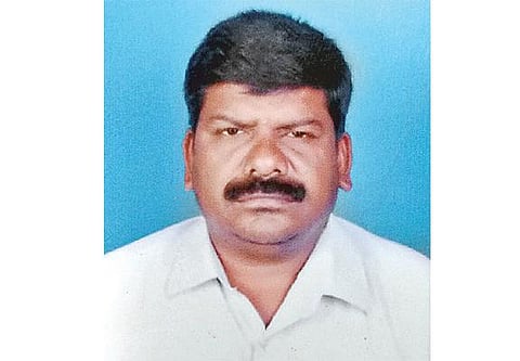 பேரூராட்சி அலுவலக உதவியாளர் தற்கொலை﻿: அதிகாரிகளின் நெருக்கடியே காரணம் என கடிதம் சிக்கியது