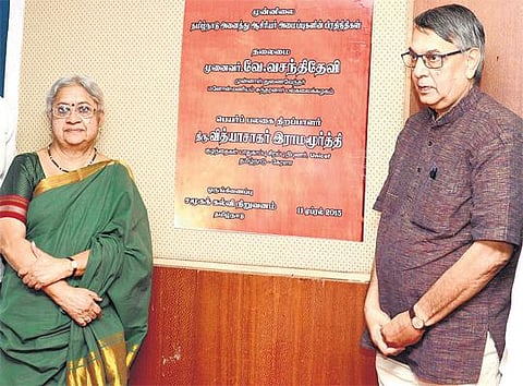 அரசுப் பள்ளிகளை காப்பாற்ற வேண்டிய பொறுப்பு ஆசிரியர்களிடம்தான் உள்ளது﻿: கல்வியாளர் வே.வசந்திதேவி அறிவுரை