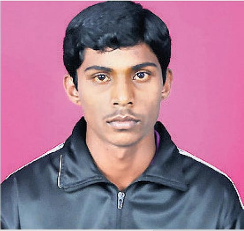 தமிழக ஹாக்கி அணிக்கு குன்னூர் கல்லூரி மாணவர் தேர்வு﻿