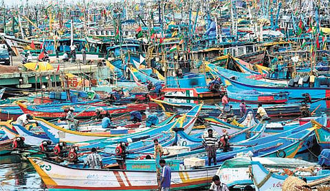 தமிழகத்தில் மீன்பிடி தடை காலம் தொடங்கியது﻿