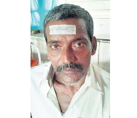 நிலநடுக்கத்தால் பாதிக்கப்பட்ட பிஹாரில் காயமடைந்தவர்களின் நெற்றியில் ஸ்டிக்கர் ஒட்டி அவமதிப்பு﻿