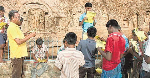 ஊர் சுற்றிப்  படிக்கலாம்﻿