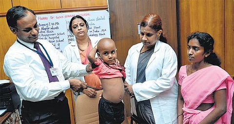 4 வயது குழந்தைக்கு இதயத்தின் அருகில் இருந்த புற்றுநோய் கட்டி நீக்கம்﻿: அரசு ஸ்டான்லி மருத்துவமனை சாதனை﻿