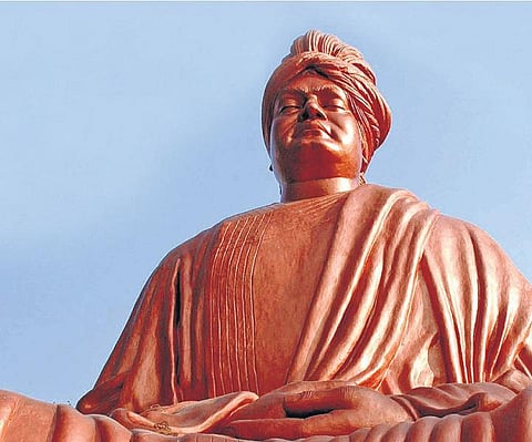 விவேகானந்தர் மொழி: பலவீனர்களால் ஆண்டவனை அடைய முடியாது﻿