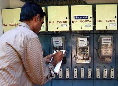 மின் கட்டணத்தை ரூ.5 ஆயிரம் வரை ரொக்கமாக செலுத்தலாம்﻿: விதிகளில் திருத்தம் செய்தது ஒழுங்குமுறை ஆணையம்﻿