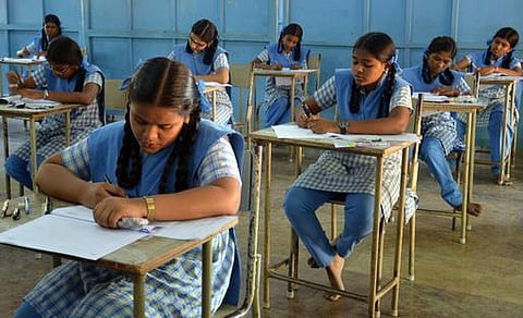 பத்தாம் வகுப்பு தேர்ச்சி விகிதத்தில் ஈரோடு முதலிடம்; கடைசி இடத்தில் திருவாரூர்