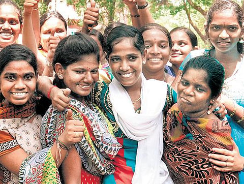 500-க்கு 499 மதிப்பெண் எடுத்து 10-ம் வகுப்பில் 41 பேர் முதலிடம்﻿: மாணவர்கள் 90.5%, மாணவிகள் 95.4% தேர்ச்சி﻿﻿