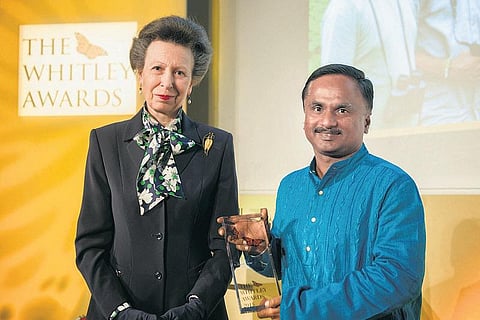 காட்டு யானை பிரச்சினைக்குத் தீர்வு கண்ட வால்பாறை ஆராய்ச்சியாளருக்குப் பசுமை ஆஸ்கர்﻿