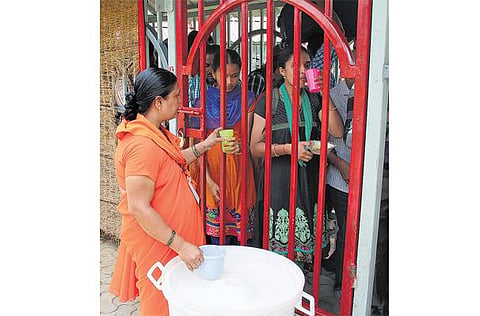 தெலங்கானா, ஆந்திராவில் ஒரே நாளில் ‘அக்னி’வெயிலுக்கு 135 பேர் பலி﻿