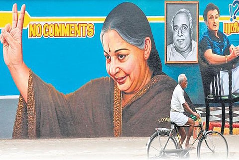 ஆர்.கே.நகர் தொகுதிக்கு ஜூன் 27-ல் இடைத்தேர்தல்﻿﻿: தேர்தல் ஆணையம் அறிவிப்பு - ஜெயலலிதா போட்டியிடுவார் என்ற எதிர்பார்ப்பால் பரபரப்பு﻿﻿