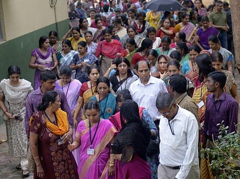 மாணவர்களிடையே பாகுபாடான கல்விக் கட்டணம்﻿: சென்னை தனியார் பள்ளிக்கு கல்வித்துறை நோட்டீஸ்﻿ - பள்ளிக்கல்வி இணை இயக்குநர்கள் 11-ம் தேதி விசாரணை﻿