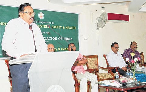 கட்டுமான தொழிலாளர்களுக்கு﻿ தங்குமிடம், மருத்துவ வசதிகள் அளிக்க தமிழக அரசு நடவடிக்கை: தொழிலக பாதுகாப்பு மற்றும் சுகாதார இயக்க இயக்குநர் தகவல்
