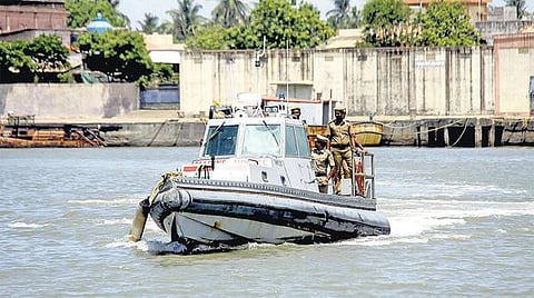 பாரசூட், நீச்சல் வீரர்கள் உதவியுடன்﻿ மாயமான விமானத்தை தேடும் பணி தீவிரம்: கூடுதல் டிஜிபி சைலேந்திரபாபு தகவல்﻿