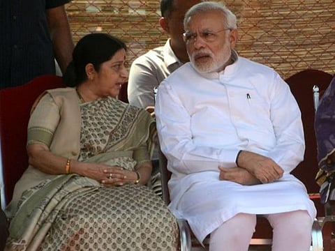 பிரதமர் நரேந்திர மோடி எந்தப் பக்கம்?
