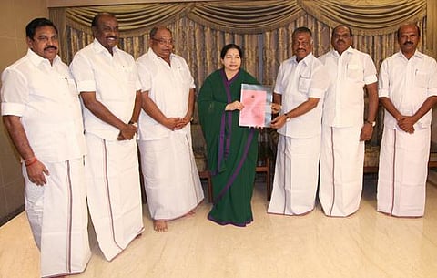 சென்னை ஆர்.கே.நகர் தொகுதி எம்எல்ஏவாக ஜெயலலிதா﻿ பதவியேற்றார்