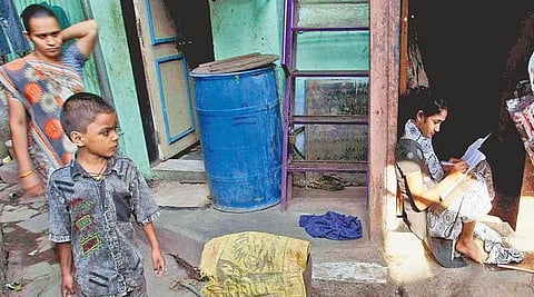 பொருளாதார வளர்ச்சியின் சிறந்த நண்பனாக வறுமை இருப்பது ஏன்?