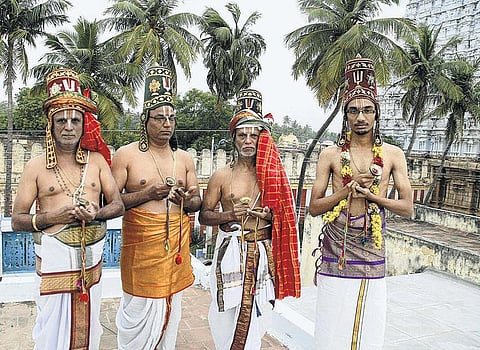 முத்தமிழும் சங்கமிக்கும் அரையர் சேவை﻿