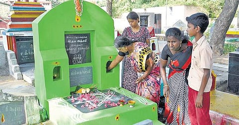 கும்பகோணம் பள்ளி தீ விபத்து: 11-ம் ஆண்டு நினைவஞ்சலி﻿ - குடும்பத்தினர் கதறல்﻿