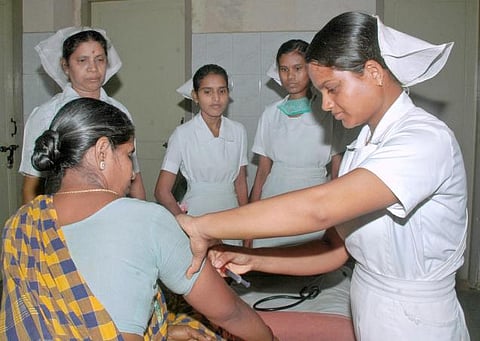 டிப்ளமோ நர்ஸிங் படிப்புக் காலம் 3 ஆண்டுகளாக குறைப்பு﻿: நடப்பு கல்வி ஆண்டில் இருந்து அமலுக்கு வருகிறது﻿