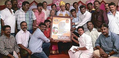 அரை நூற்றாண்டைக் கடந்தும் ஆசிரியர் மீது தொடரும் அன்பு﻿