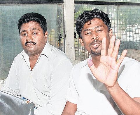 பணத்துக்காக போலி பாஸ்போர்ட் தயாரித்து வெளிநாட்டுக்கு ஆட்களை அனுப்பும் சென்னை கும்பல்﻿: கூண்டோடு கைது செய்ய திருச்சி போலீஸார் தீவிரம்﻿